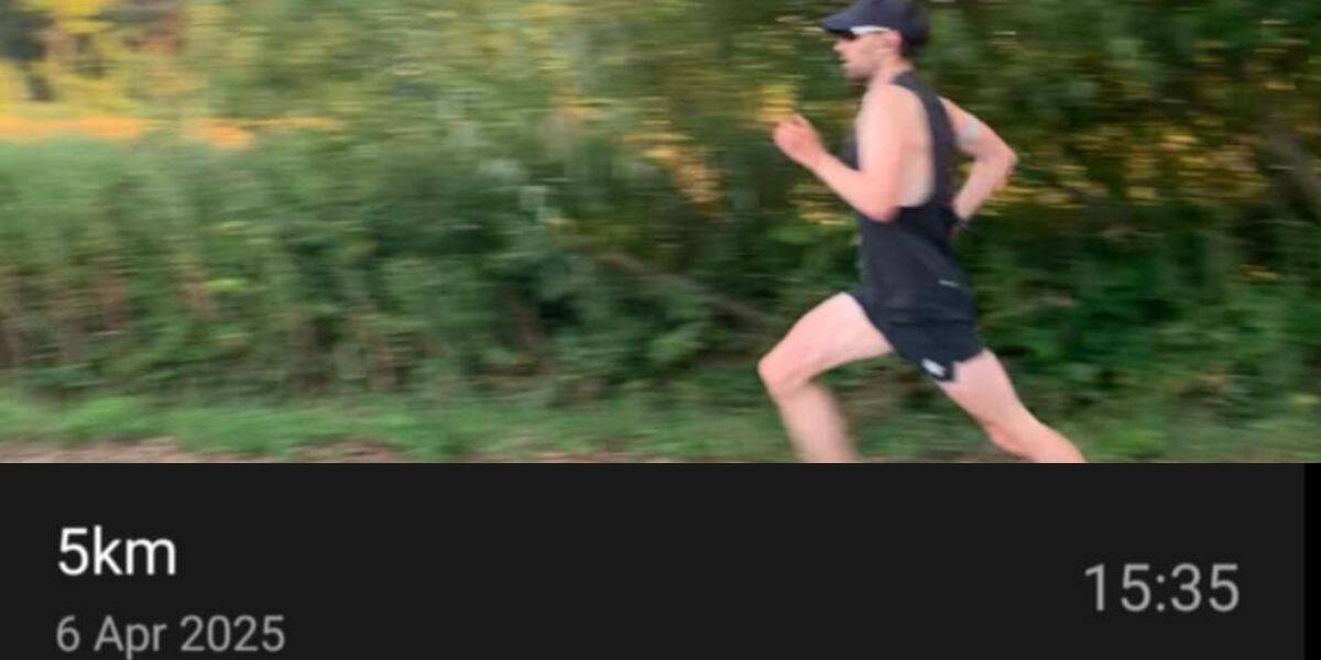 Runner at sub 20 5k pace