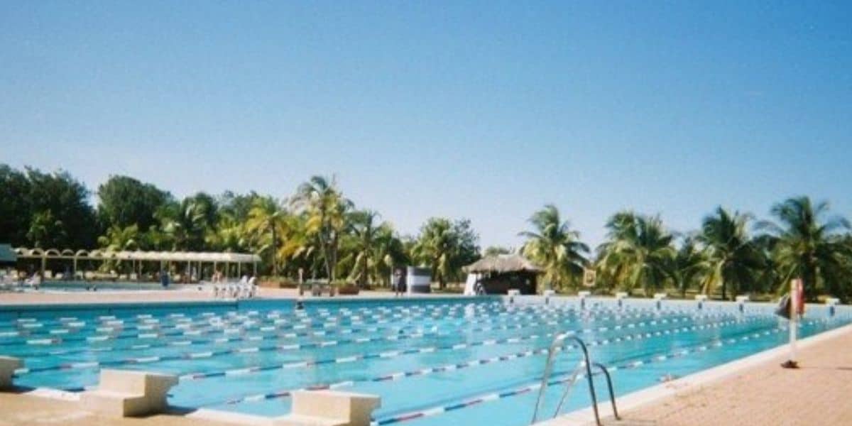 An outdoor swimming pool